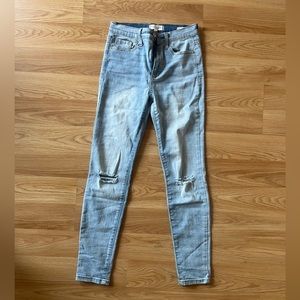 Francesca’s Harper Heritage high rise distressed light wash skinny jeans size 26